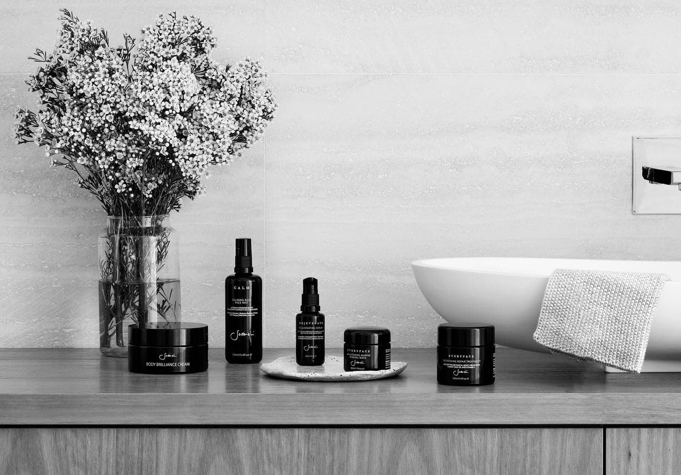 Digital commerce experience for a premium skincare brand.
