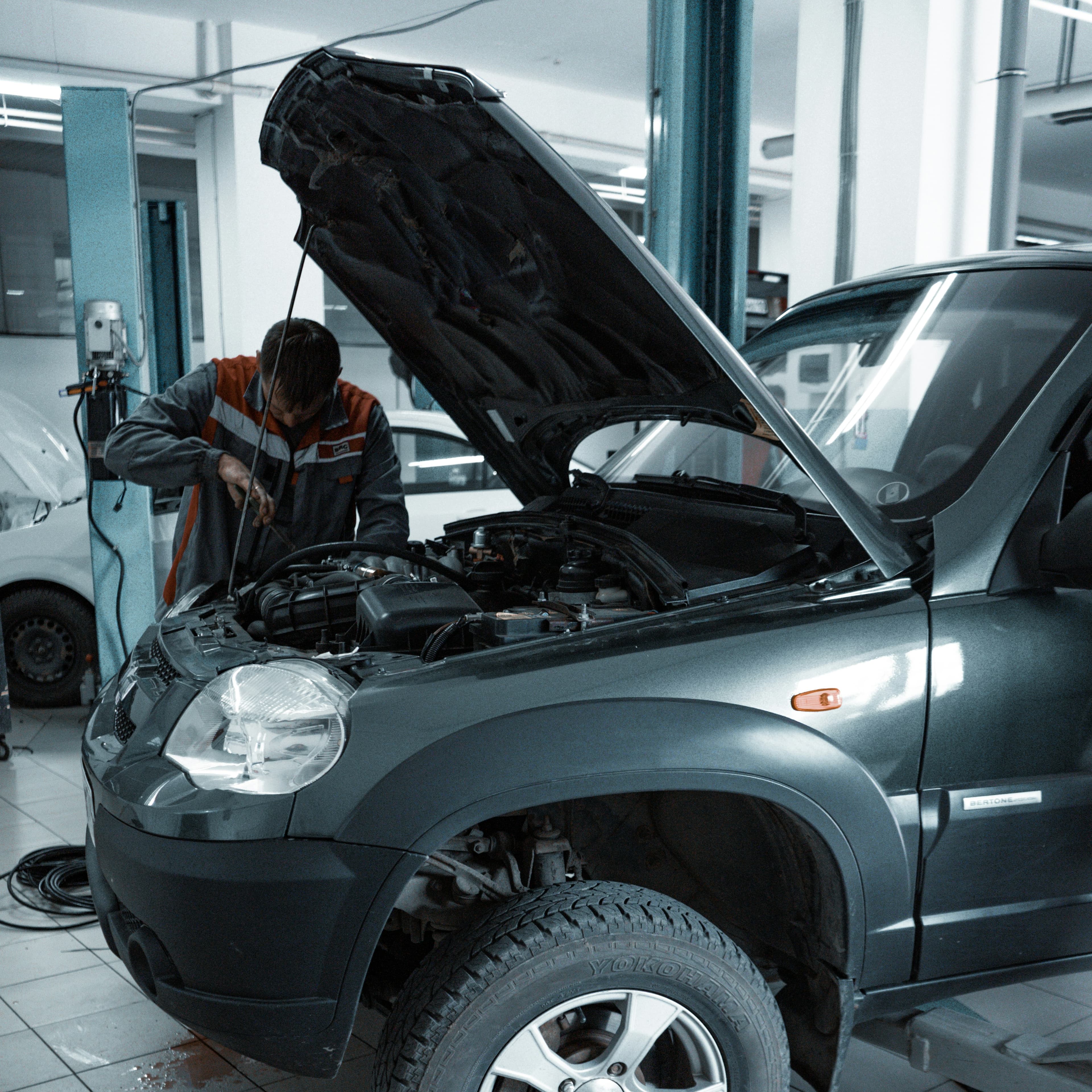 Digital commerce experience for automotive replacement parts and repair-focused shoppers.